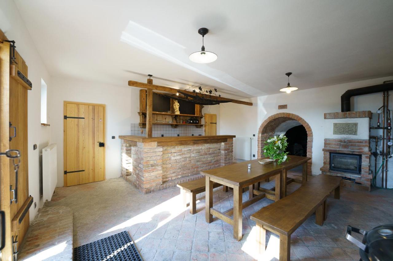 Apartmany Pausram Pouzdrany Buitenkant foto