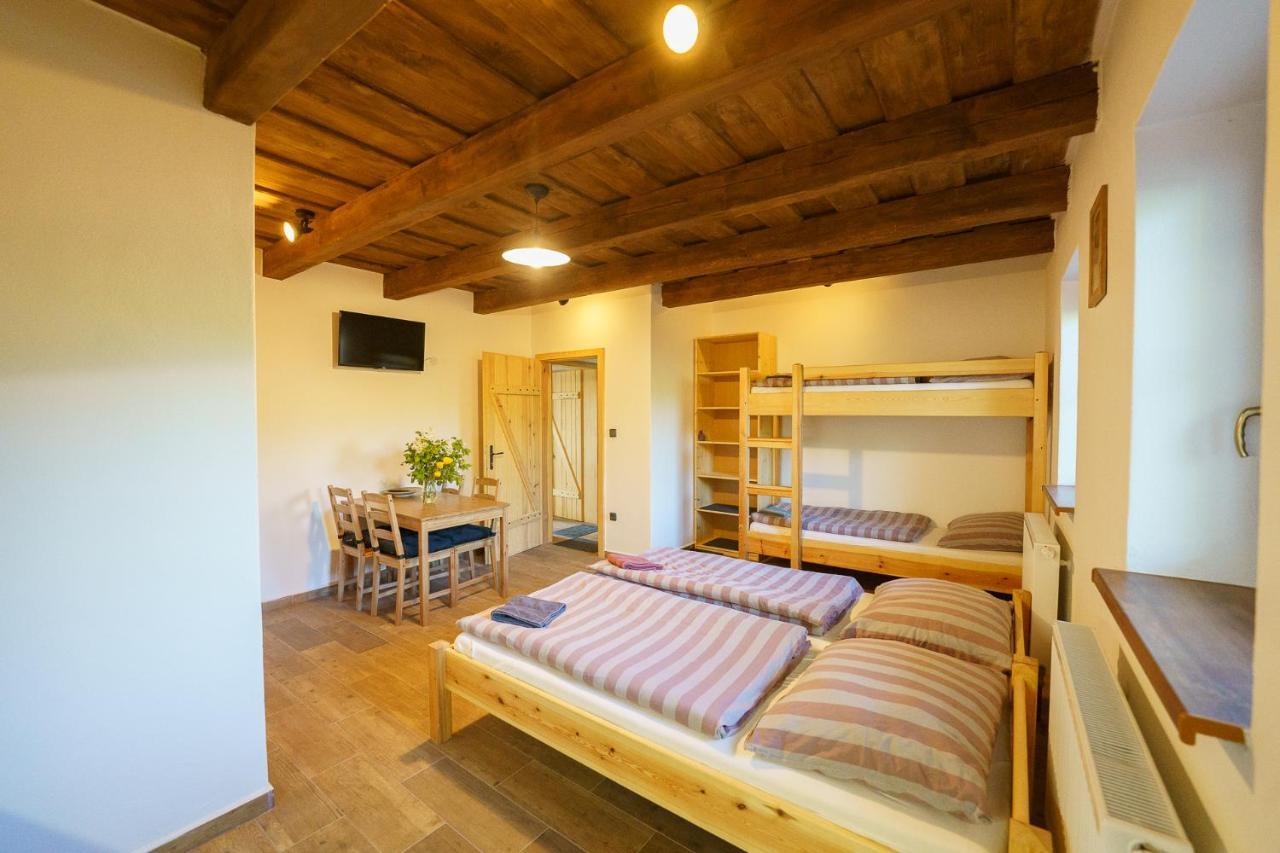 Apartmany Pausram Pouzdrany Buitenkant foto