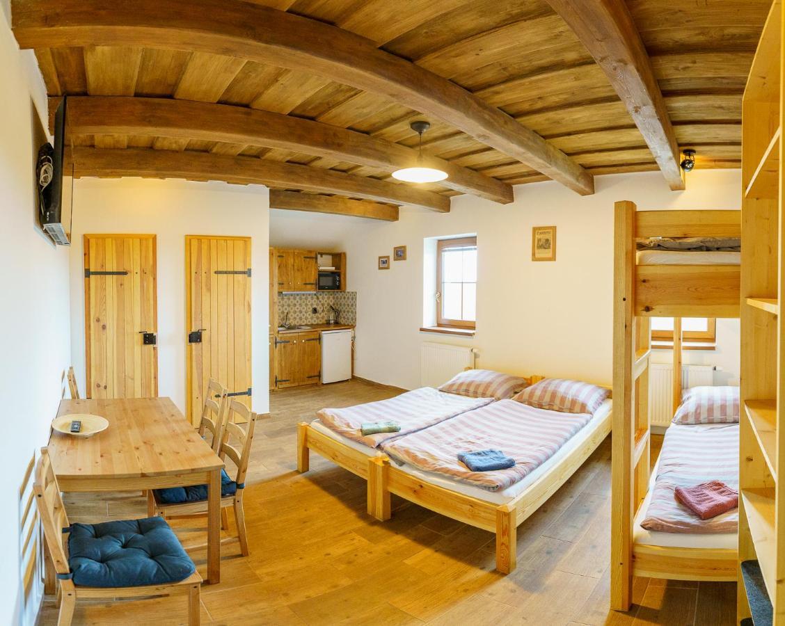 Apartmany Pausram Pouzdrany Buitenkant foto