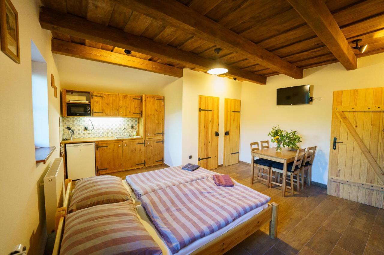 Apartmany Pausram Pouzdrany Buitenkant foto